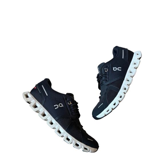 On Cloud Running Sneakers Black White size 8 - Picture 2 of 9